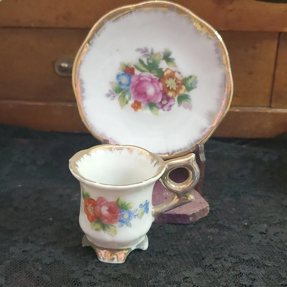 Vintage‎ Mini Tea Cup & Saucer Made in Japan EG